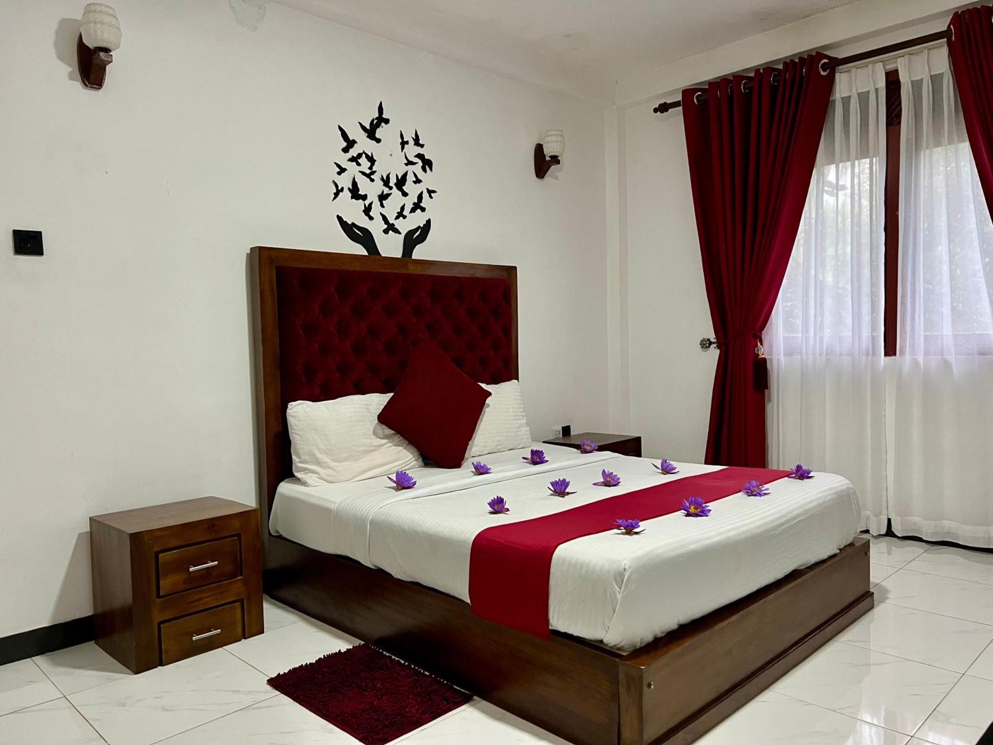 Hotel Heaven Breeze Kandy Exterior foto